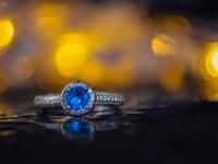 The sapphire ring: reading colour, fire, and setting