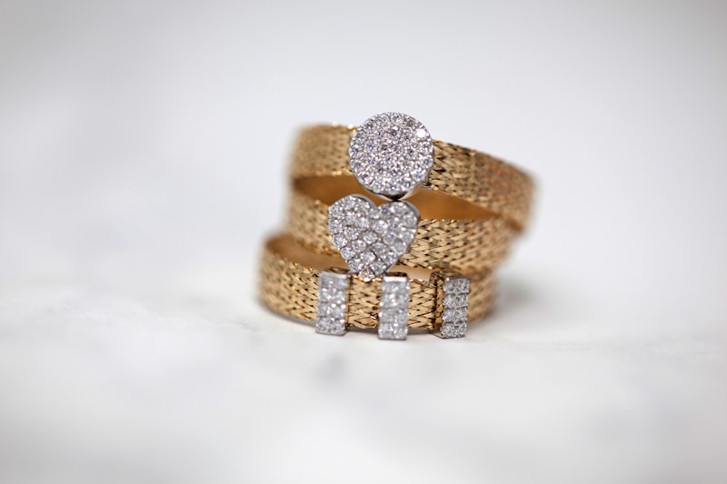 Stacking diamond bands: proportion, metal, and everyday wear